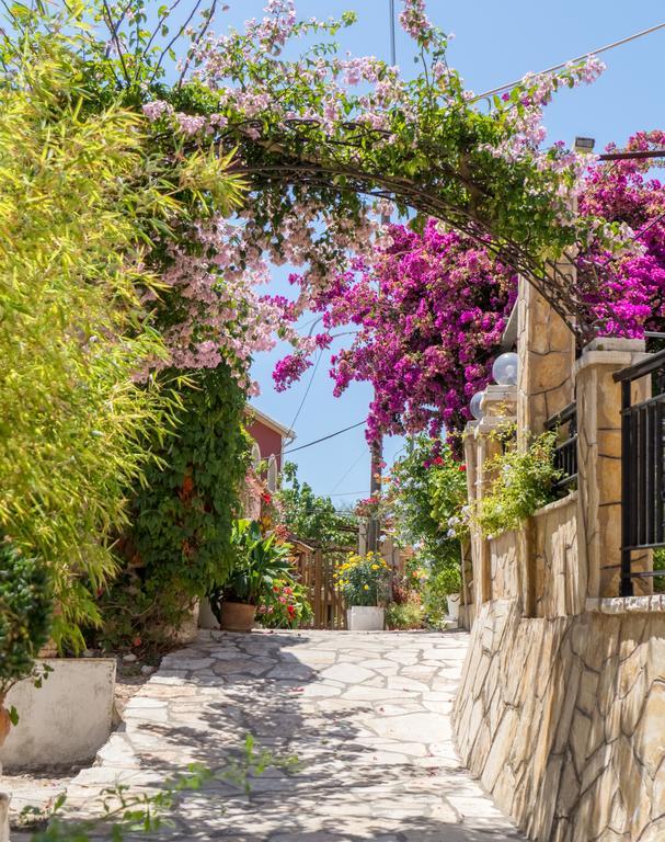 Maria Apartments Agios Georgios Pagon Exterior foto
